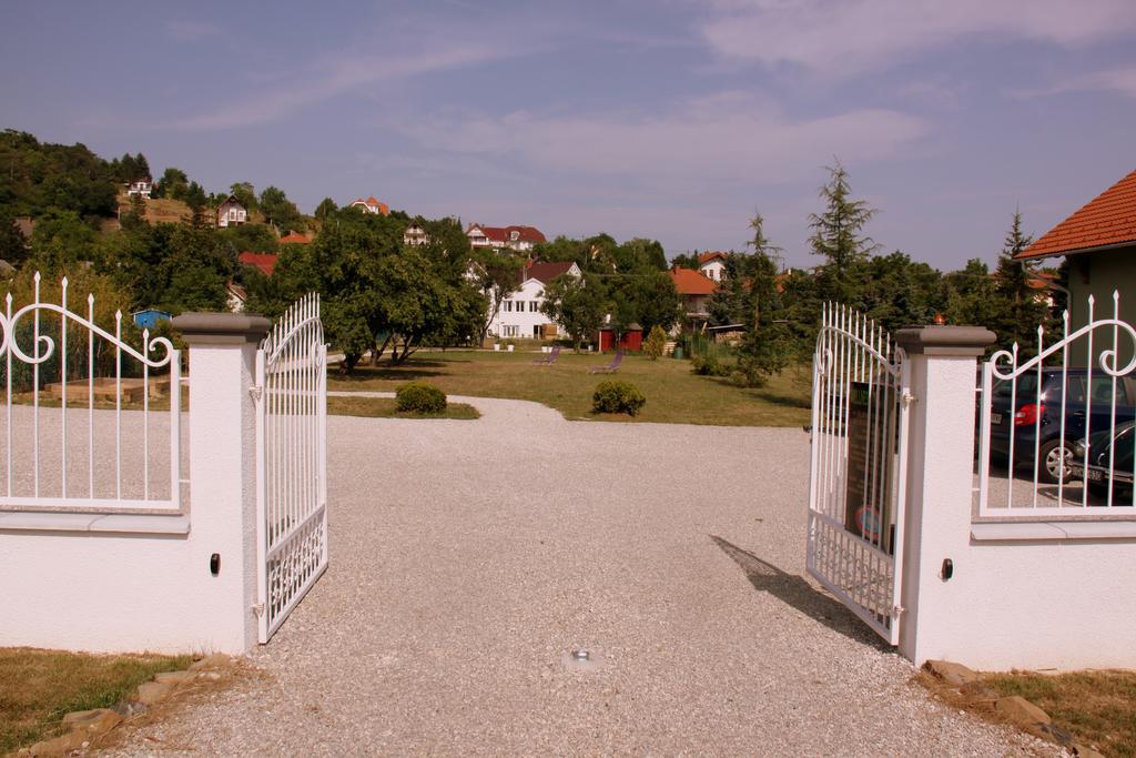 Balatongyörök Villa Astoria المظهر الخارجي الصورة